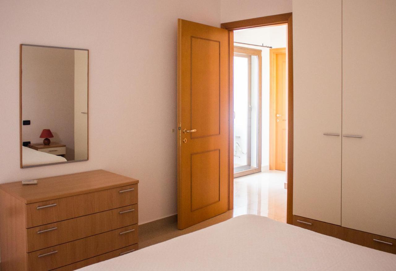 Residenze Branca III Seaview Apartman Orosei Kültér fotó