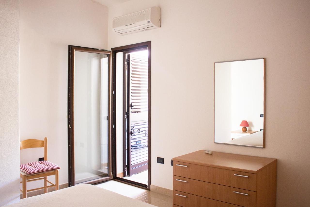 Residenze Branca III Seaview Apartman Orosei Kültér fotó